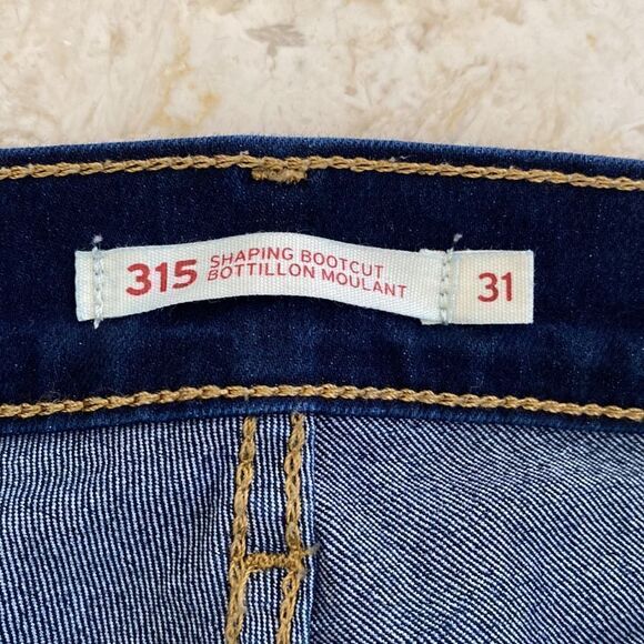 Levi’s 315 Shaping Bootcut Jeans - Picture 12 of 16